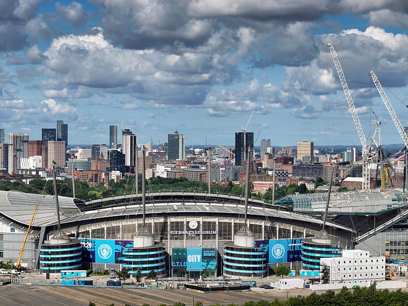 Go behind the scenes and live the dream on The Manchester City Stadium Tour! The passionate guides will lead you on an exclusive adventure, sharing fascinating stories and taking you to areas usually reserved for the players. Capture amazing photos, soak in stunning stadium views, and feel the thrill of being on the inside.