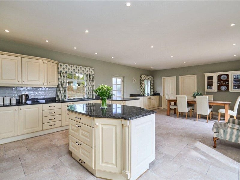 Dining kitchen