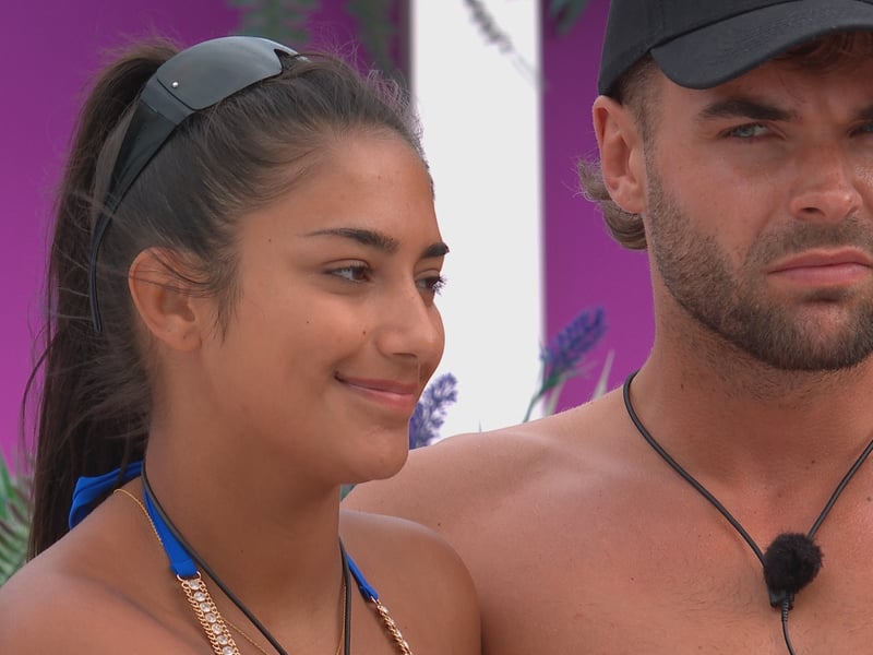 Shakira and Harry have had a rocky road throughout the season, initially being paired up a couple of times in the middle of the season before reuniting again here at the very end. They are currently 13/2 to win with UniBet via Oddschecker - putting them in the top three.