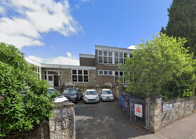 This is a primary school in the village of Falkland, near the Lomond Hills.
In the 2023/24 academic year, over 90% of its pupils were achieving at the expected level in listening & talking, while 80-90% met the other three skills targets.