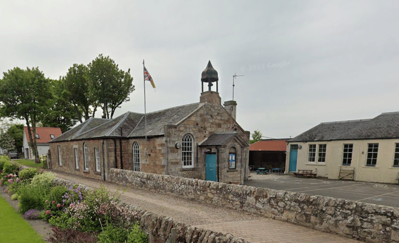 This is a primary school in Kingsbarns, on the eastern coast of Fife between St Andrews and Crail.
In the 2023/24 academic year, 80-90% of its pupils were achieving at the expected level in reading and writing, while over 90% met the other two skills targets.
