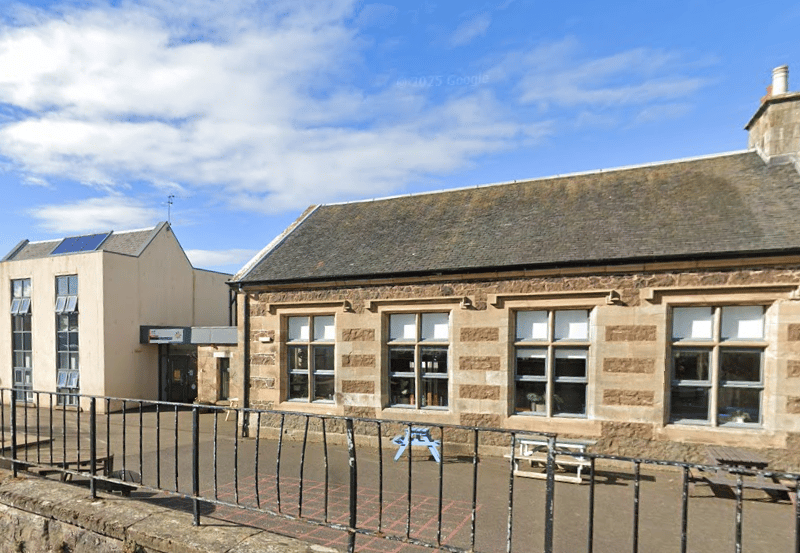 This is a primary school in Ceres, near Cupar.
In the 2023/24 academic year, over 90% of its pupils were achieving at the expected level in numeracy, while 80-90% met the other three skills targets.