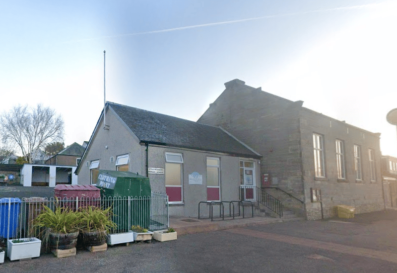 This is a primary school in Strathkinness, near St Andrews.
In the 2023/24 academic year, 80-90% of its pupils were achieving at the expected level in writing, while over 90% met the other three skills targets.