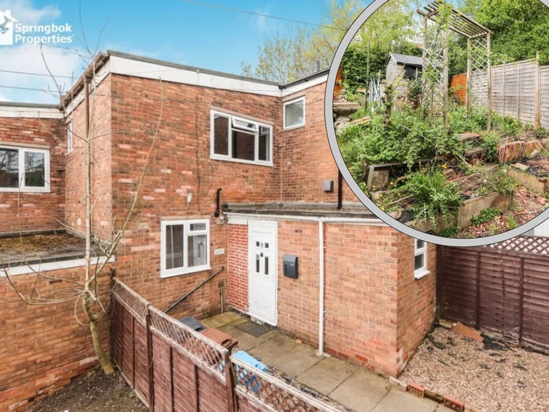 Springbok Properties presents this spacious home in Blackstock road with three bedrooms, two reception areas and a conservatory looking over a garden just begging to be used to the fullest.
- https://www.zoopla.co.uk/for-sale/details/70056116/