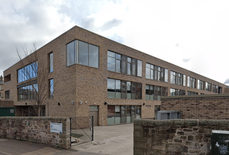 James Gillespie’s is a secondary school in Edinburgh.
In the 2023/24 school year, 68% of its students attained five or more Highers.