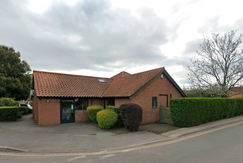 There were 256 survey forms sent out to patients at Hounsfield Surgery in Sutton on Trent, Newark. The response rate was 50%, with 128 patients rating their overall experience. Of these, 73% said it was very good and 22% said it was fairly good.