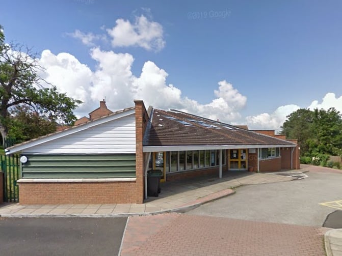 There were 336 survey forms sent out to patients at Orchard Surgery in Kegworth, Derby. The response rate was 32%, with 107 patients rating their overall experience. Of these, 71% said it was very good and 24% said it was fairly good.