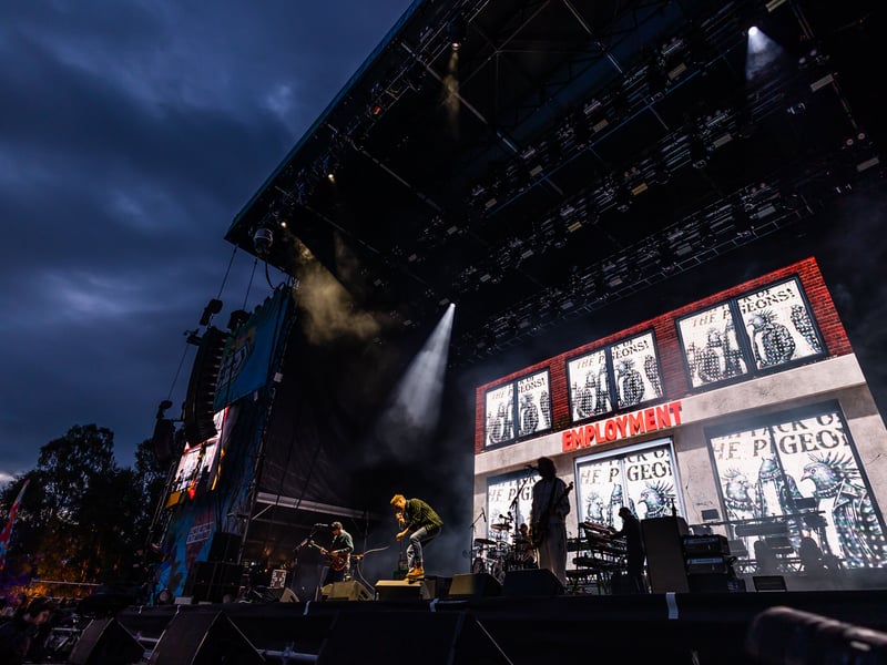 Kendal Calling celebrated 20 years in the fields with a 40,000 strong crowd - Kaiser Chiefs