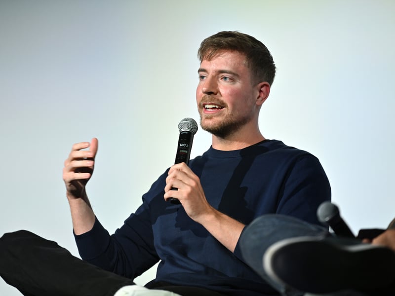 Even if you hadn’t heard of MrBeast before 2021, you definitely heard about his remake of Squid Game at the time. He got real people to compete in a non-lethal version of the Netflix hit. It featured games like Red Light, Green Light, Dalgona and musical chairs. 