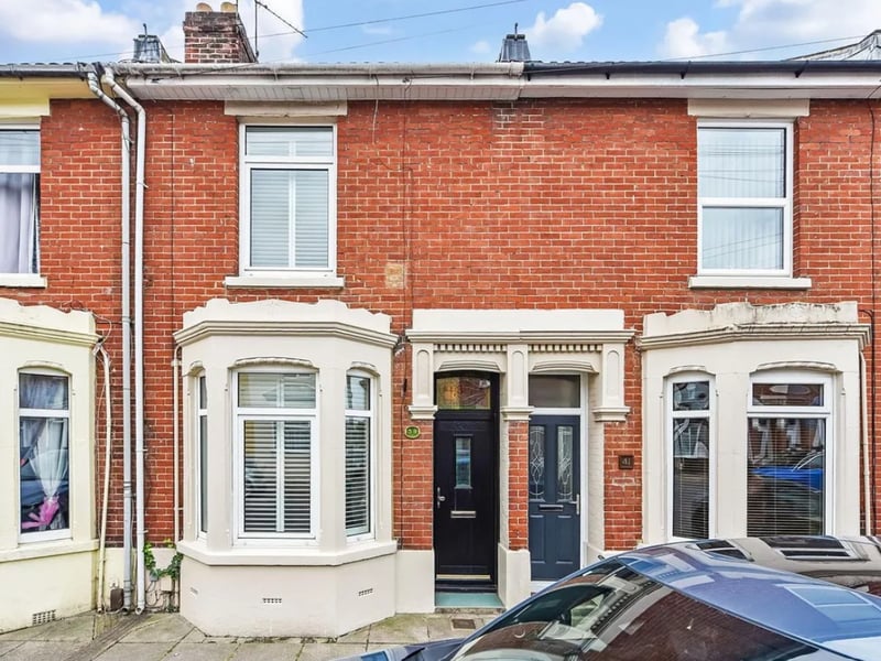 This two bedroom house comes with two bathrooms, two reception rooms and a good-sized gardens. 