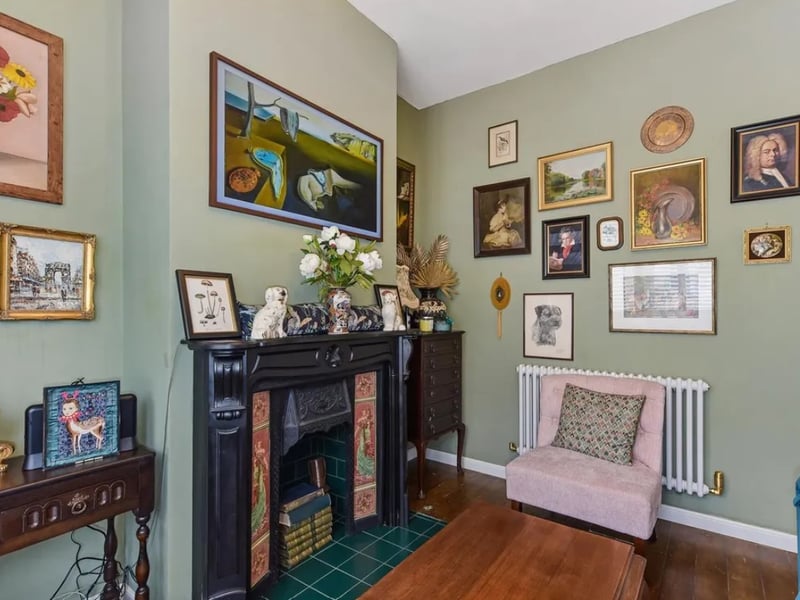 This house is on the market for £230,000 and it is being sold with Rok Marsh.