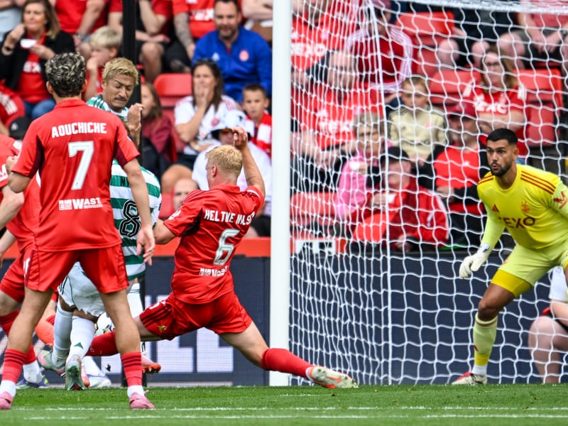 No chance with either Celtic goal. Did everything else that was asked of him. 6
