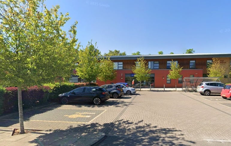 There were 252 survey forms sent out to patients at Pocklington Group Practice in Pocklington. The response rate was 40%, with 100 patients rating their overall experience. Of these, 70% said it was very good and 24% said it was fairly good.