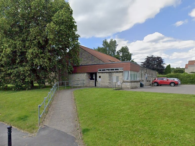 There were 280 survey forms sent out to patients at Helmsley Medical Centre in Helmsley. The response rate was 45%, with 126 patients rating their overall experience. Of these, 70% said it was very good and 21% said it was fairly good.