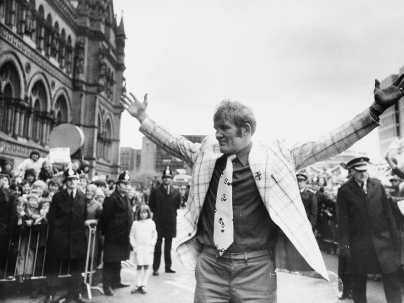 Boxer Richard Dunn is given a hero's welcome in Bradford in May 1976, despite losing to Muhammad Ali in the World Heavyweight title clash. The huge underdog put in a gutsy performance against the all-time great, hitting the canvas five times before being counted out in the fifth round. He was the last man Ali stopped in the ring.