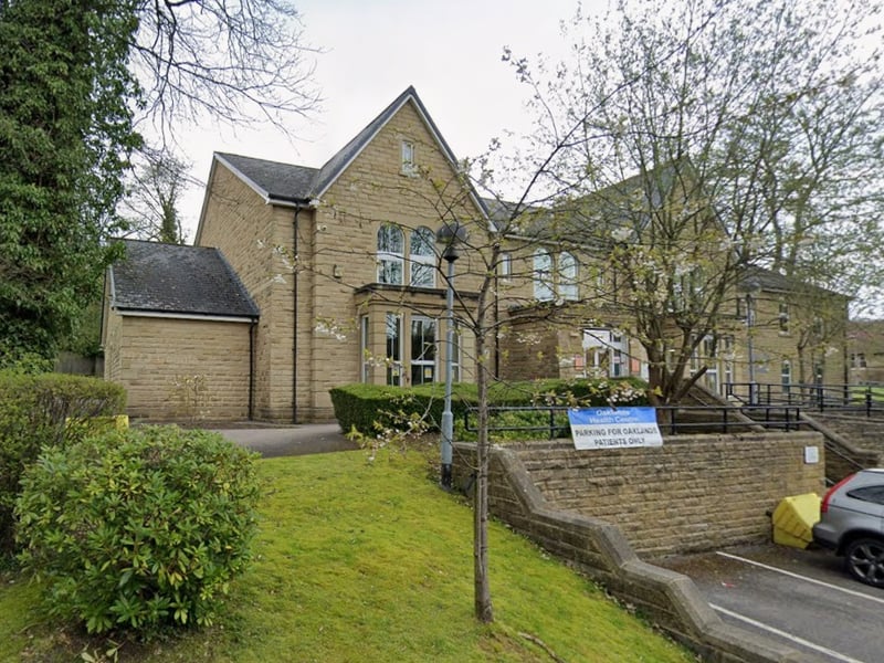 There were 342 survey forms sent out to patients at Oaklands Health Centre in Thongsbridge. The response rate was 39%, with 134 patients rating their overall experience. Of these, 74% said it was very good and 21% said it was fairly good.