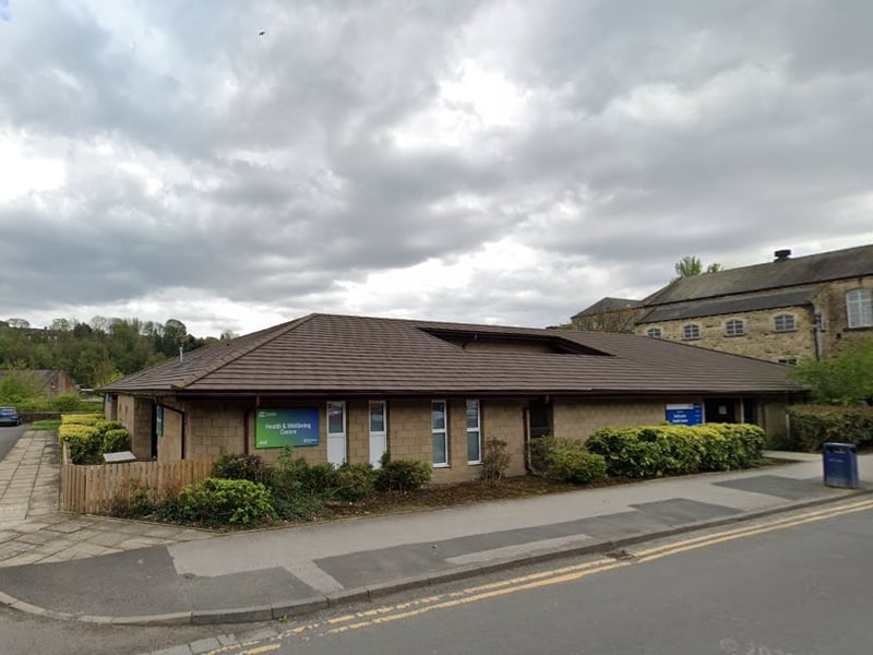 There were 349 survey forms sent out to patients at Slaithwaite Health Centre in Slaithwaite. The response rate was 38%, with 133 patients rating their overall experience. Of these, 71% said it was very good and 17% said it was fairly good.