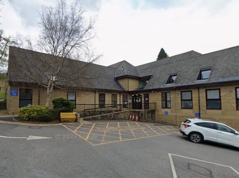 There were 296 survey forms sent out to patients at Elmwood Family Doctors in Thongsbridge. The response rate was 36%, with 106 patients rating their overall experience. Of these, 71% said it was very good and 24% said it was fairly good.