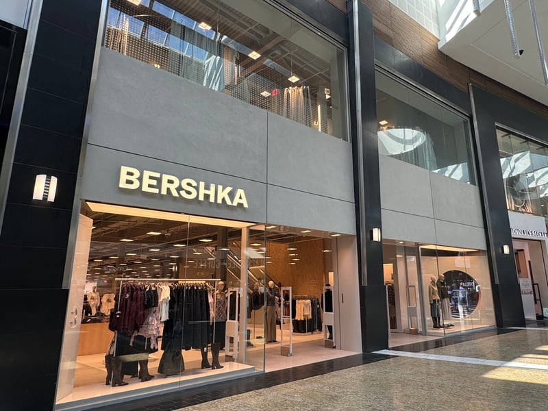 A massive hit with the younger generation, Bershka is frequently requested by parents who are tired of traveling into the city centre. Its arrival would significantly boost the "trend" factor for teenage shoppers at the White Rose.