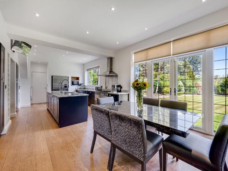 Dining kitchen
