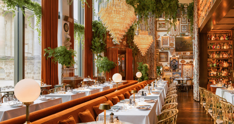 La Bellezza is a newer restaurant located in Birmingham. The restaurant serves up pasta in a giant cheese wheel, Neapolitan pizza and lemon meringue pie.
