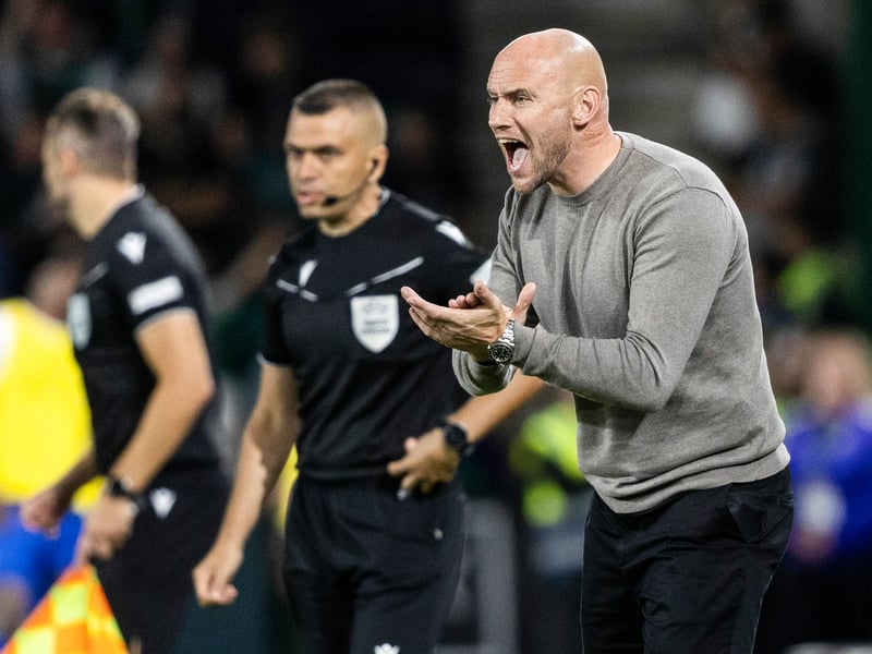 David Gray encourages his side during extra time.