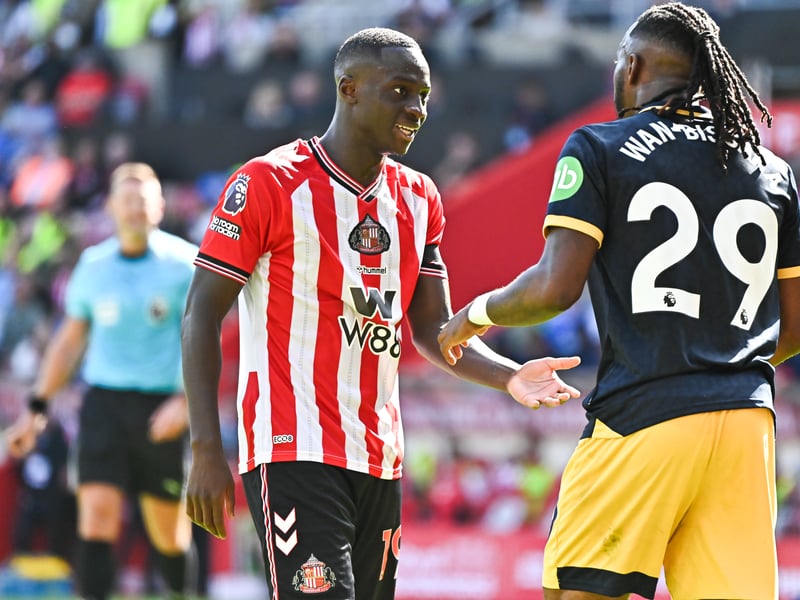Sunderland have completed the signing of Senegal midfielder Habib Diarra in a reported club record £30million deal from Strasbourg.