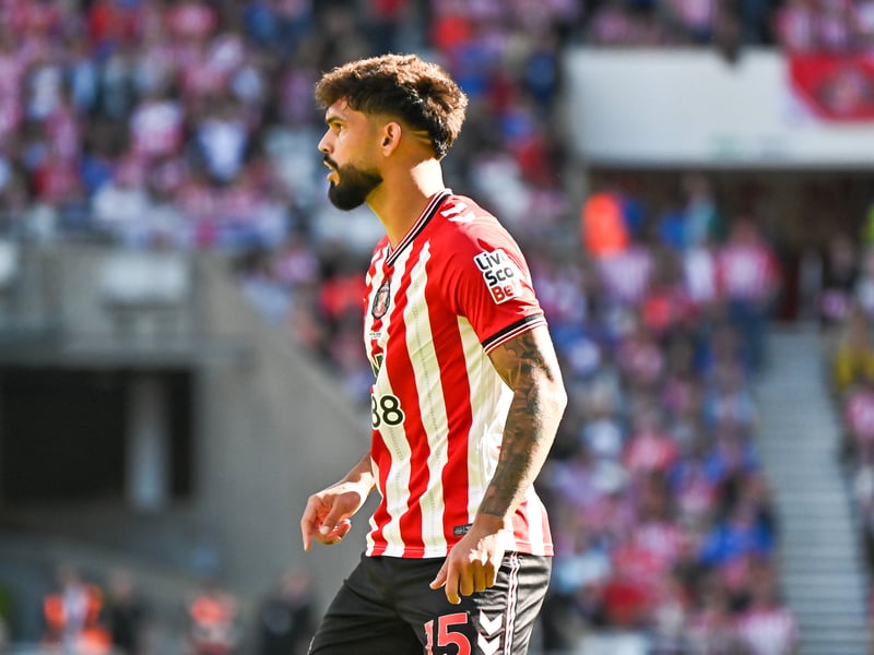 Another top performance from the in-form centre back. Defensively dominant against Solanke and used the ball consistently well. 8