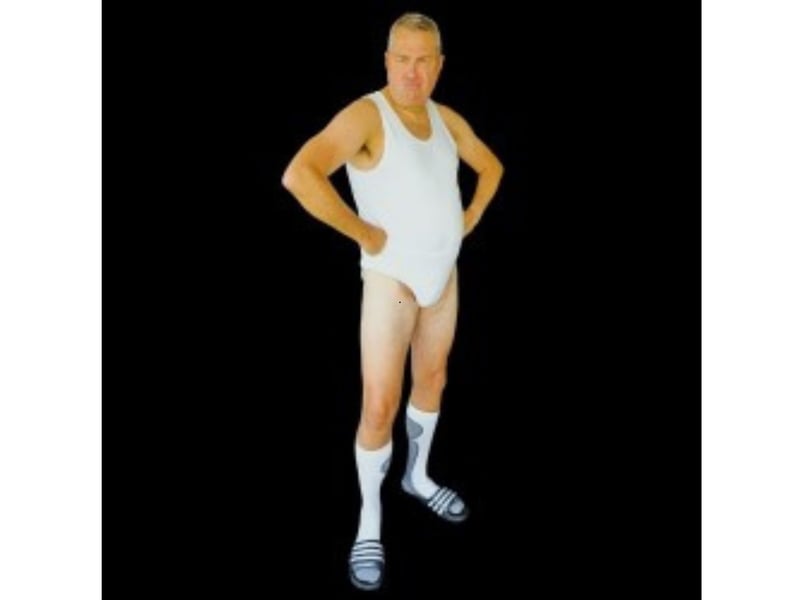 I'm not one to brag about the size of my willy but I've just been charged with decent exposure.
