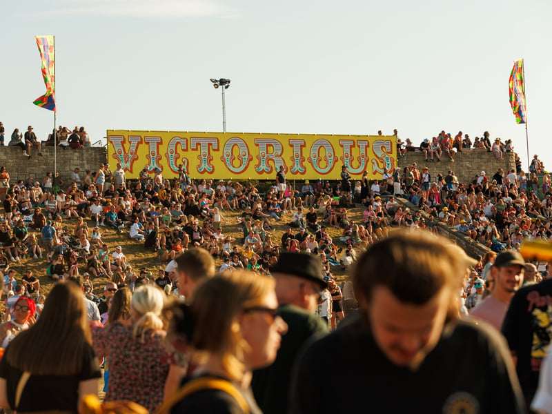 A packed Castle Field 