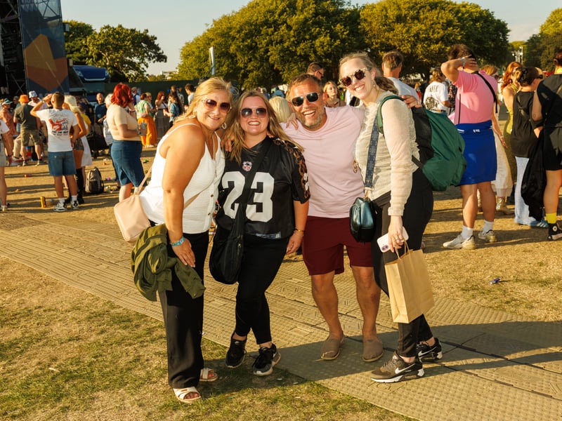 Crowds watch Daniel Bedingfield. Picture: Marcin Jedrysiak