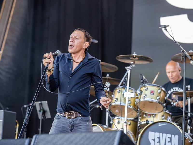 Shed Seven wowed the crowds when they took to the Common Stage on Saturday afternoon.
