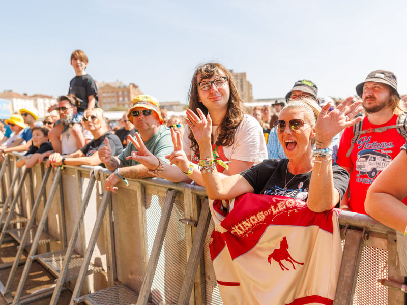 ictured: Fans Enjoying performance of Harvey Jay Dodgson Picture:Marcin Jedrysiak