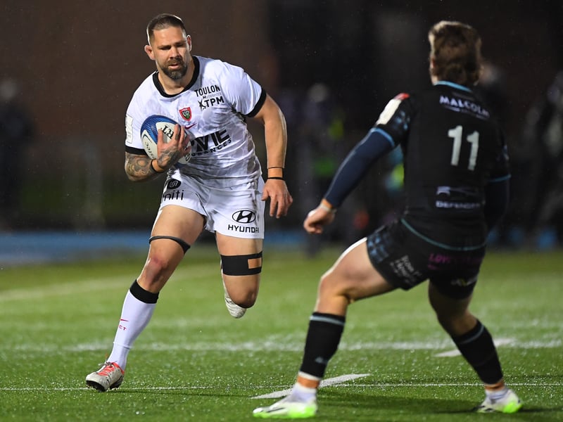 The 34-year-old back-row forward plays for Biarritz in the Pro D2 and has spent the past four years in France, the first three of which were with Toulon whom he helped win the European Challenge Cup in 2023, beating Glasgow in the final. Capped nine times by Scotland, du Preez played for Edinburgh and Worcester Warriors before crossing the Channel. A former South Africa Under-20 international, he qualified for Scotland on residency grounds.
