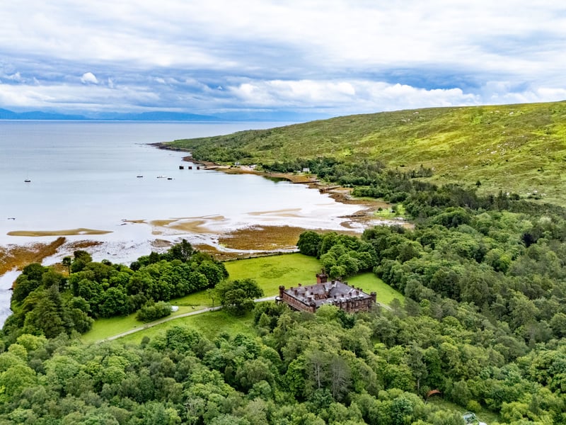 The castle has been owned by government agency Nature Scot, which bought the property and a large part of the island in the 1950s. It has been sealed off to the public for more than a decade.
