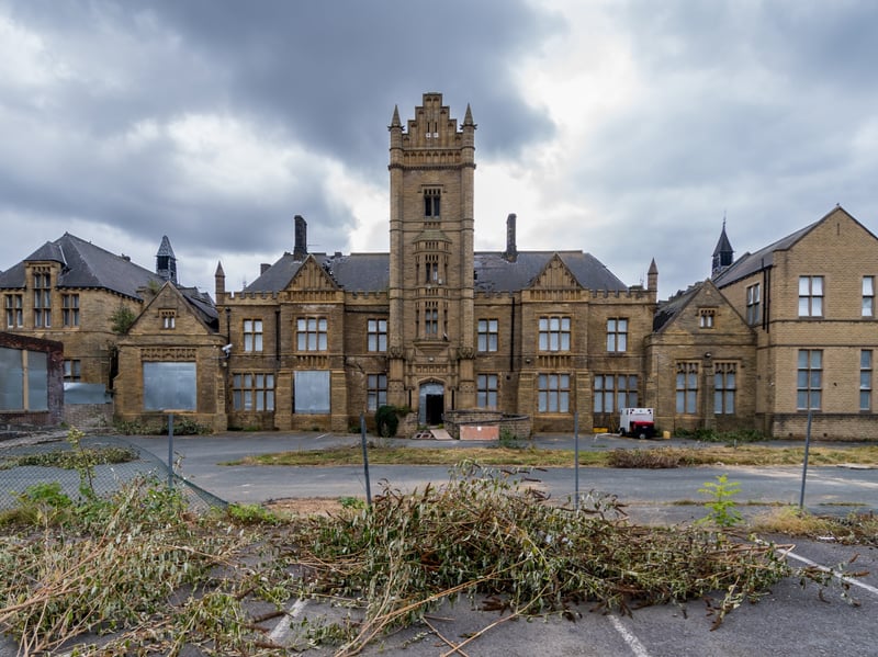 This hospital in Wakefield was partially demolished in 2021 so the Wakefield Grammar School Foundation could create new sports facilities at the site. The pavilion building was kept so it could be restored.