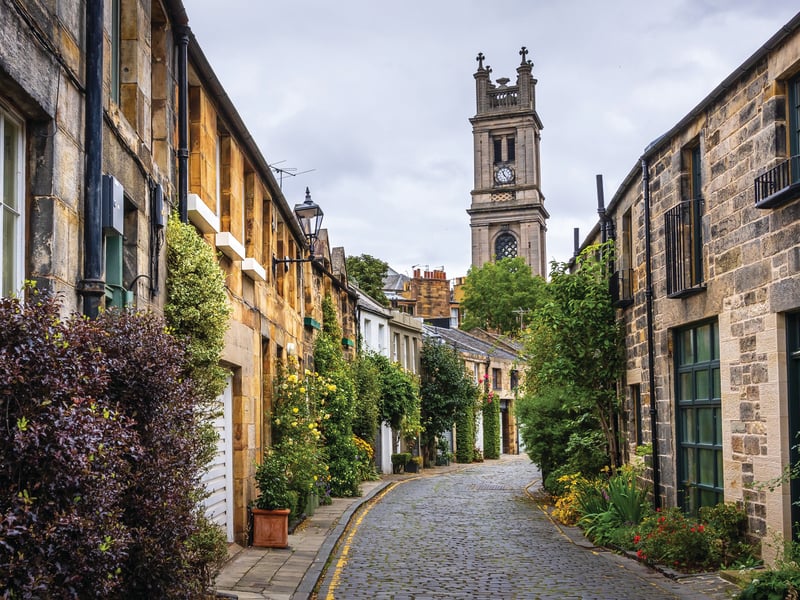 Another bustling Edinburgh area, there are so many great shops, bars and restaurants in Stockbridge to enjoy with friends and family. However, there are also lots of peaceful nooks and crannies in this area, including here at Circus Lane, perhaps one of the most photogenic streets in Scotland's Capital city.