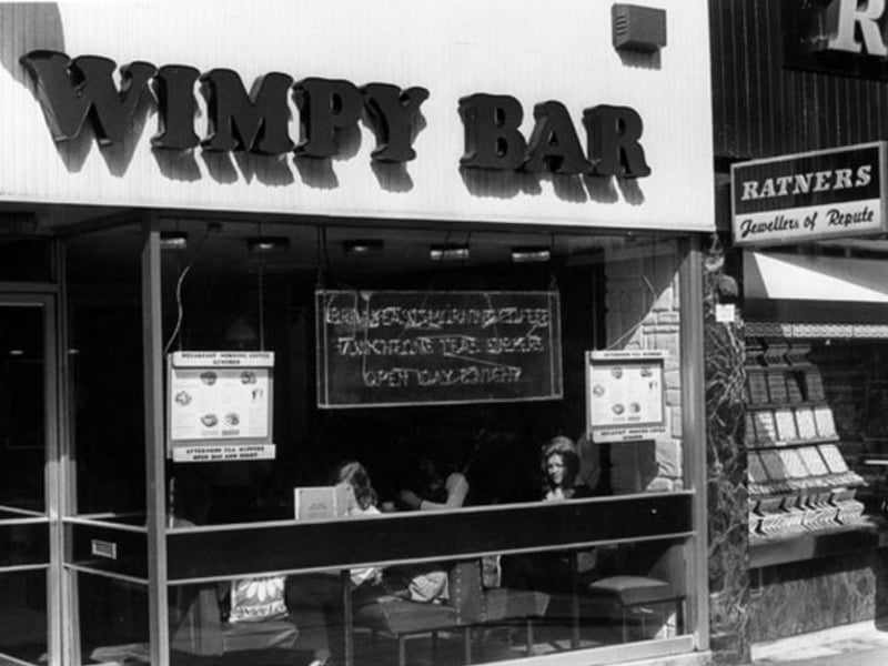Wimpy Bar, on Fargate, Sheffield, in 1975, with Ratners jewellery store next door