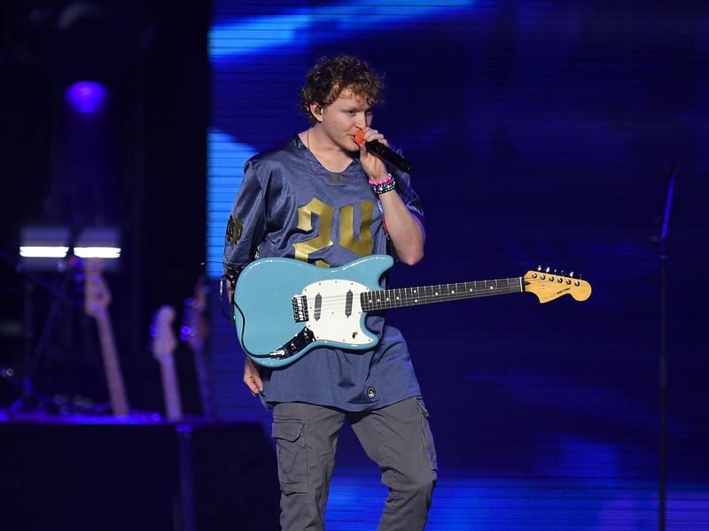 American pop singer Knox Morris, known as Knox, is set to play the Garage on Saturday, September 13. He first found success with his music on social media such as TikTok and Instagram. 