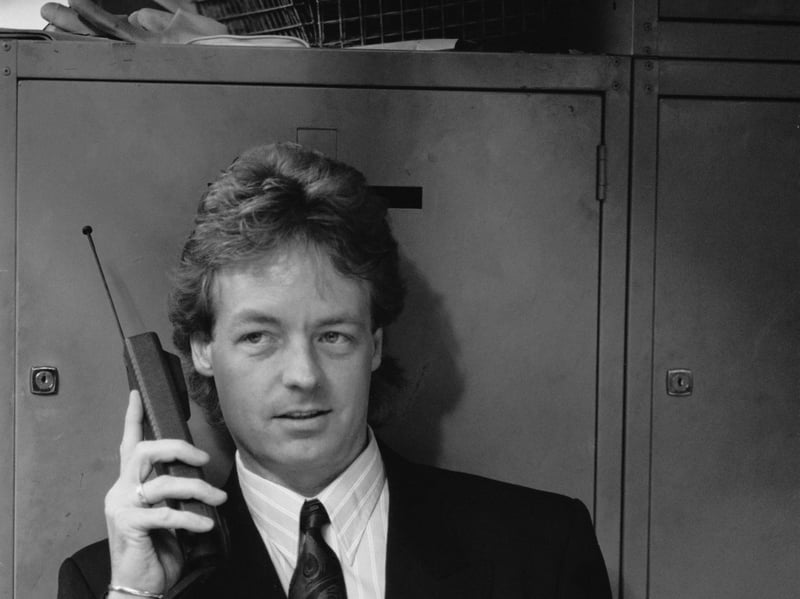 Before mobile phones became ubiquitous, there was always some poser who wanted to look important by pulling out their brick of a phone and making a very loud call. There were bonus points if you did it while holding a Filofax.