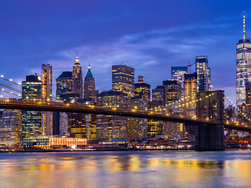 Welcome to New York - it's been waiting for you! Taylor loves the Big Apple and owns several properties, including an opulent duplex penthouse in the trendy Tribeca area. She's priced at 7/2 to say 'I do' there.