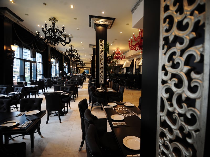 A true jewel in the crown of Leeds Dock, Mumtaz offers an elevated takeaway experience, bringing the rich flavours of Kashmiri cuisine to the waterfront. Known for its iconic location and consistent quality, it’s the go-to for a "date night" at home. 🍴 1 & 2 Mackenzie House, Chadwick Street, Leeds LS10 1PJ