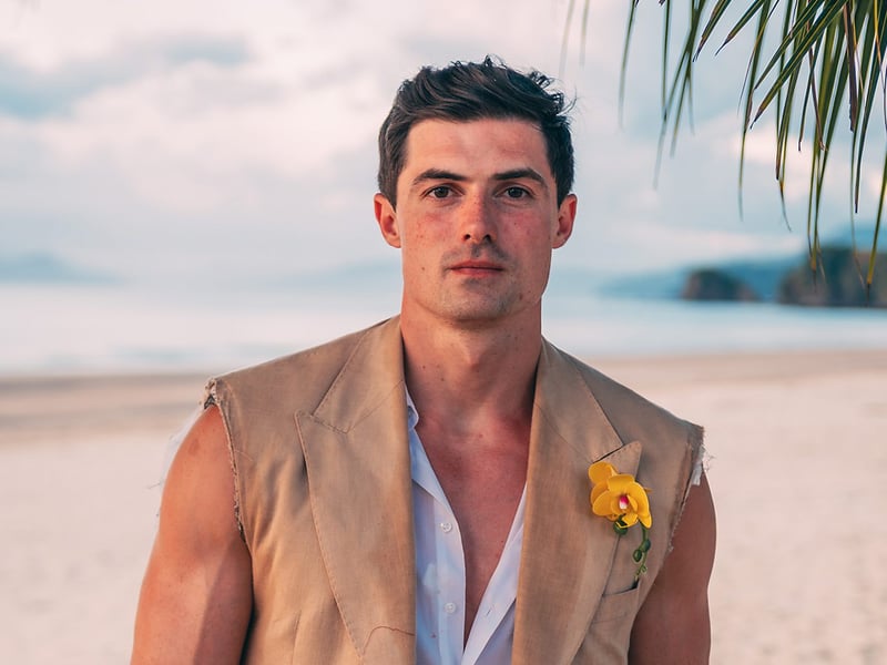 Oliver has been single for the past six years. He says he has lost faith in dating and is frustrated with the London dating scene – he finds it expensive, repetitive, and often encounters girls who catfish him. He is looking for someone stunning, confident, and with their life together; someone with whom he can have an intellectual conversation and a meaningful, emotional connection — and who he can party at a festival with, but also enjoy a night in.
