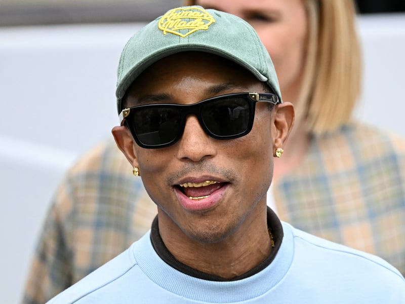 A frequent collaborator with OutKast, Williams has praised their creativity and fearlessness in pushing sonic boundaries. The funk and futuristic sounds of Stankonia are a clear inspiration for the Neptunes' own production style.