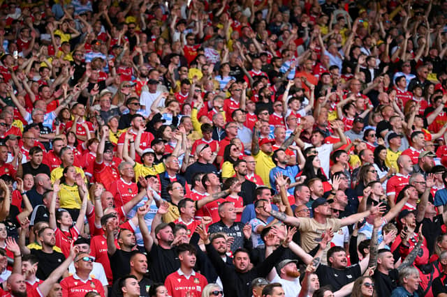 Average attendance at SToK Cae Raes: 10,617