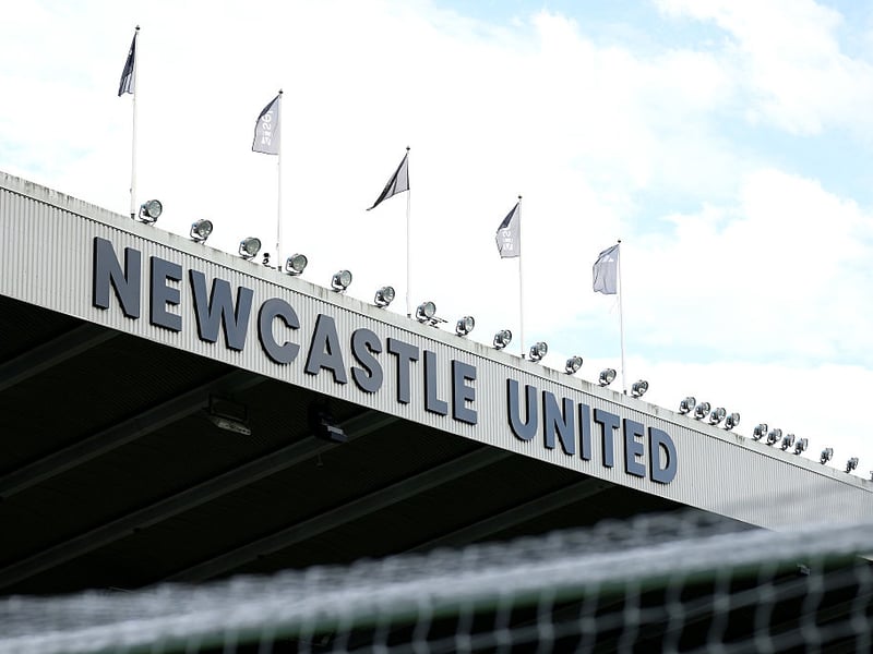 Estimated Net worth: £489 billion.