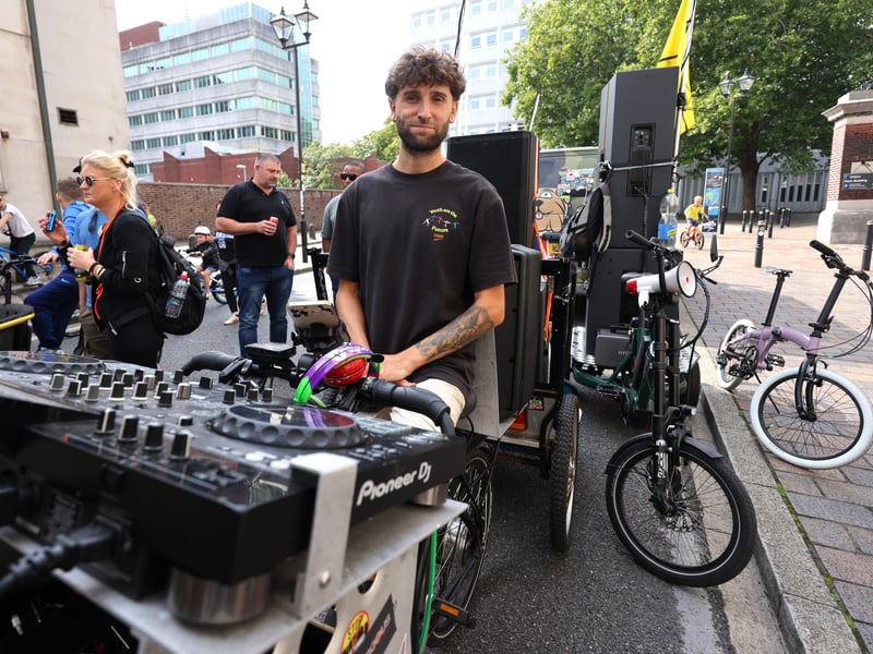 Drum and Bass on the Bike around Portsmouth, starting in Guildhall Square.

Pictured: Dom Whiting

Picture: Sam Stephenson.
