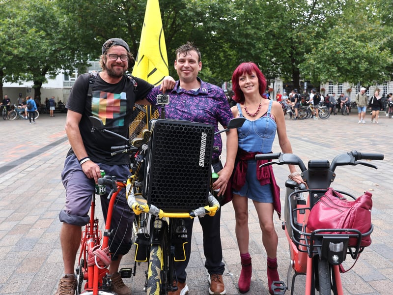 Drum and Bass on the Bike around Portsmouth, starting in Guildhall Square.

Pictured: Markus Boyt, John Irvin and Safrahn Amaryllis

Picture: Sam Stephenson.