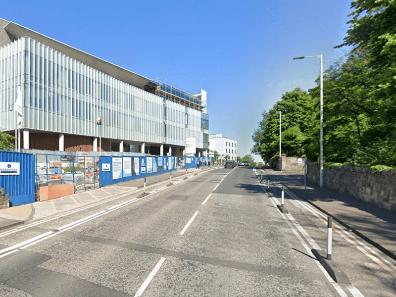 Under the Orchard Brae option, a tram stop would be located next to the main entrance of the Western General Hospital on Crewe Road South.