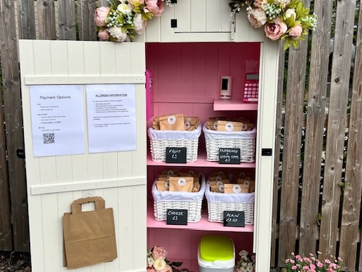 One of the newer honesty boxes in Scotland, the Wee Scone Shed has only been open a few weeks and is seeing sell-out success.Owner Sandra Smith makes fruit, cheese, plain and often raspberry and white chocolate scones to sell on Saturdays.
